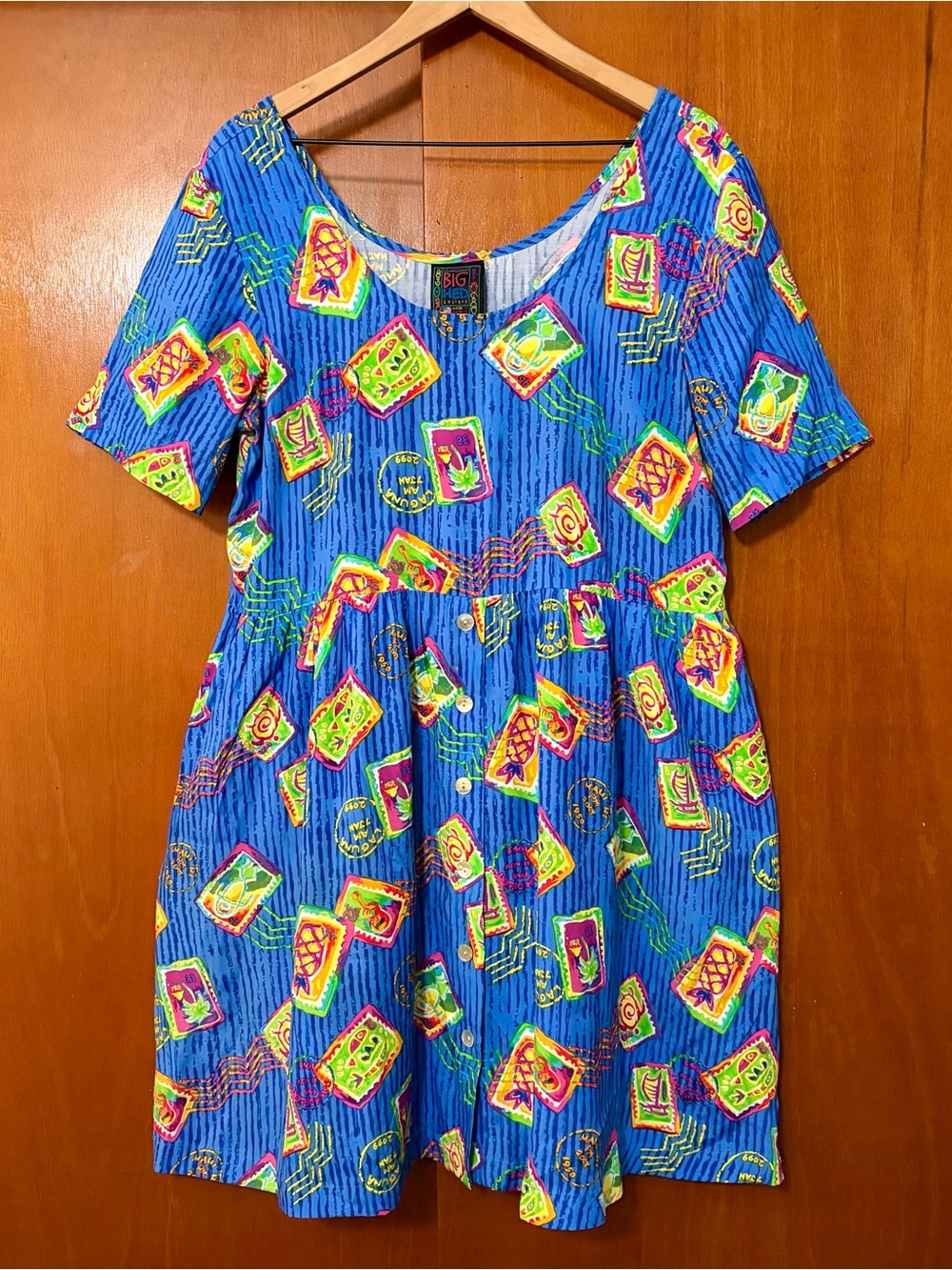 Big Head Designs Scoop Neck Shift Dress Tropical Vacation Postage Stamp Print